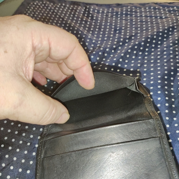 Pre-Owned Card Holder/Billfold. - Picture 5 of 12